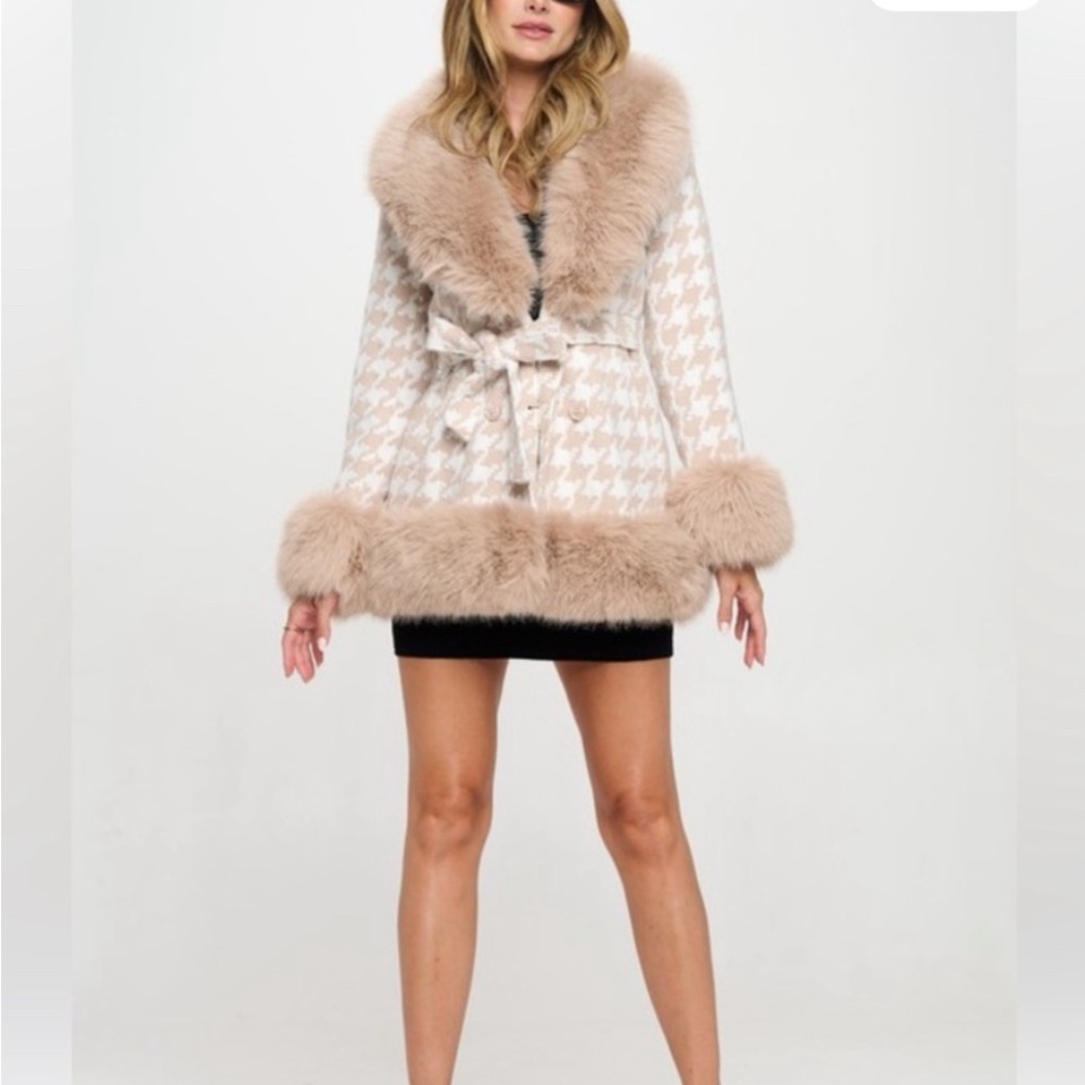 Elegant Cream and Tan Women's Coat